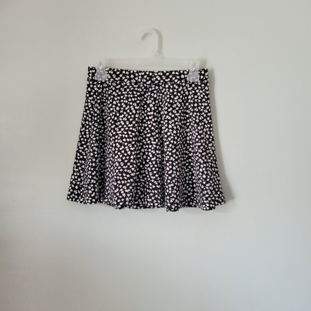 Aeropostale Floral Mini Skirt Women's Medium Black and White Flare Stretch Waist